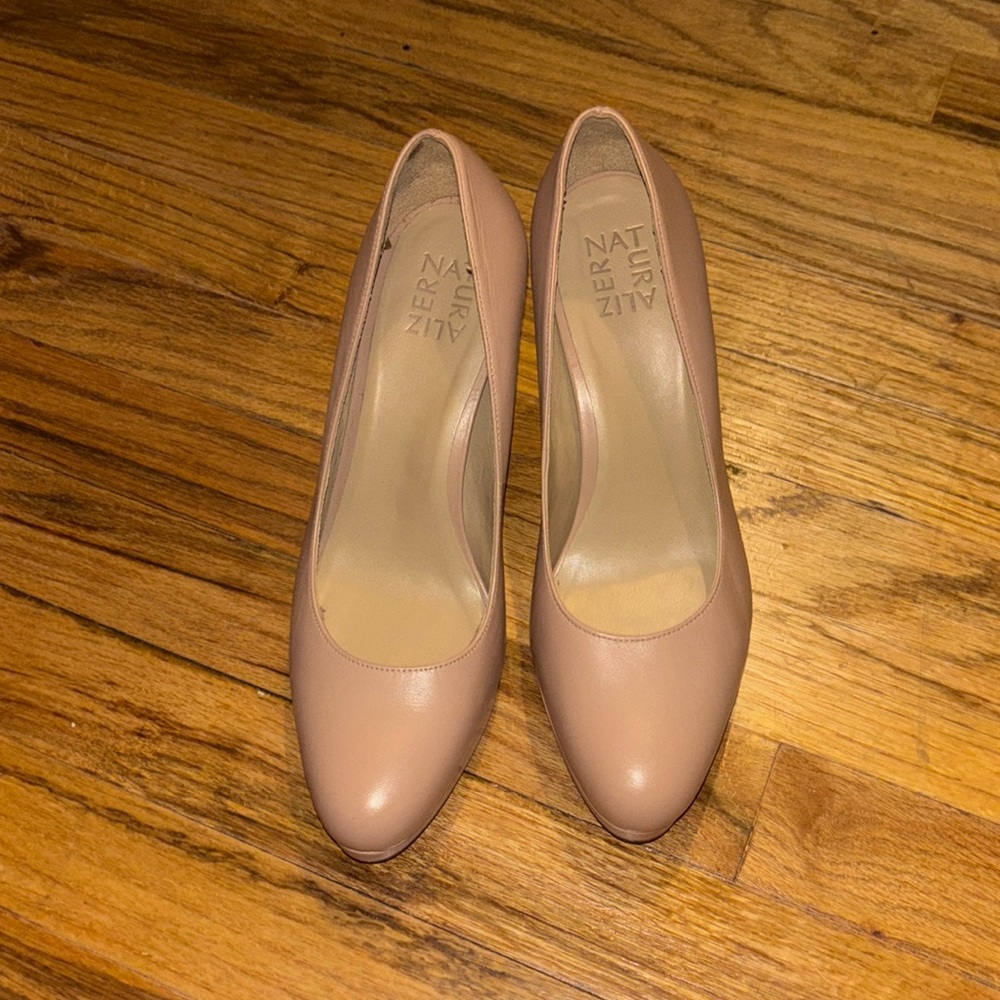 Nude Pink Naturalizer heels
